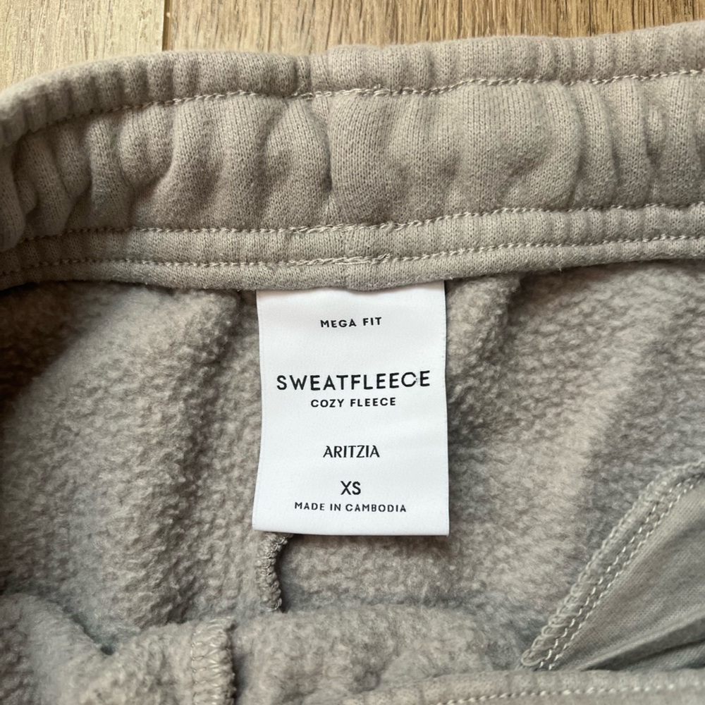 Aritzia Gray Sweatpants - Picture 4 of 4